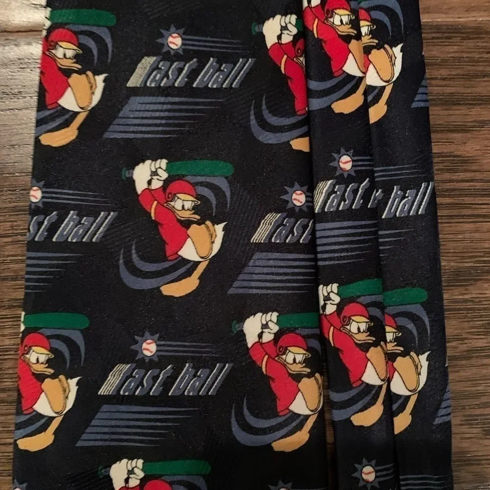 ‎EUC Men’s Mickey Mouse Unlimited Neck Tie.